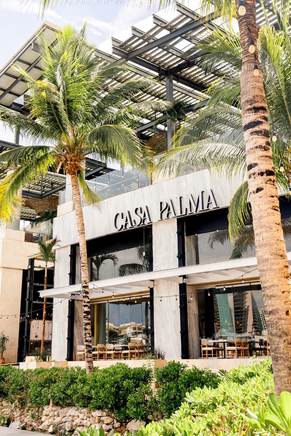 Fachada de Casa Palma en Marina Puerto Cancún